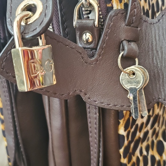 D&G Leopard Print Lily Twist Bag - Picture 4 of 8